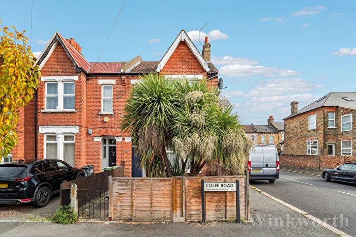 3 Bedroom Flat To Rent In Colfe Road, Forest Hill, London, SE23