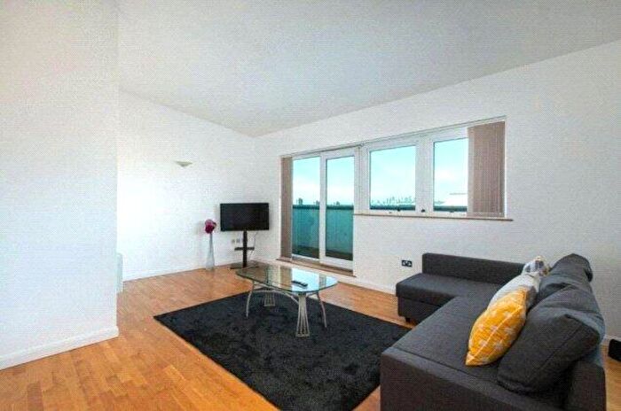 2 Bedroom Apartment To Rent In Greens End, Woolwich, Greenwich, SE18
