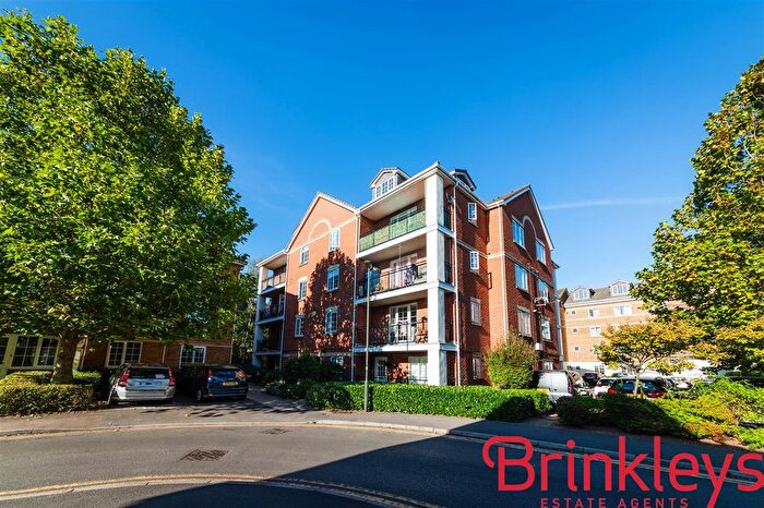 2 Bedroom Flat To Rent In Bewley Street, London, SW19