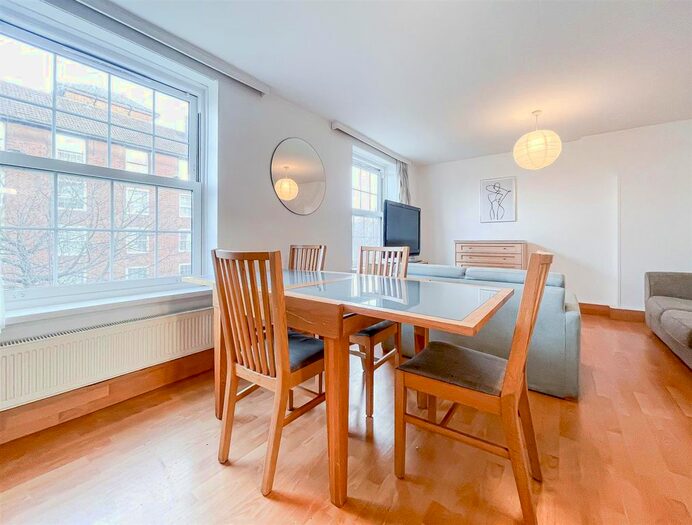 3 Bedroom Flat To Rent In Andover Road, Islington, N7