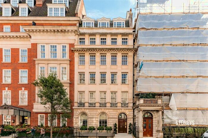 2 Bedroom Flat To Rent In Upper Brook Street, Mayfair, London, W1K