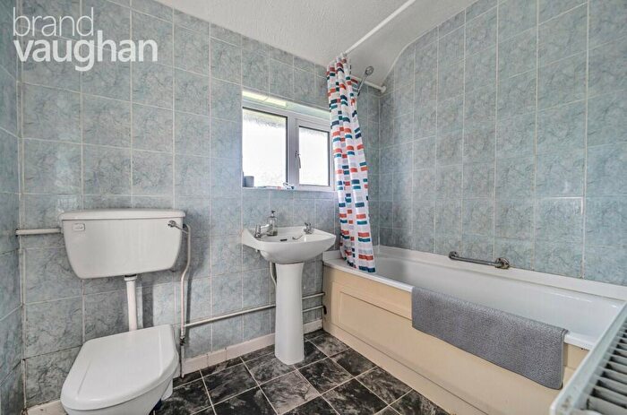 1 Bedroom Semi-Detached House To Rent In Auckland Drive, Brighton, East Sussex, BN2