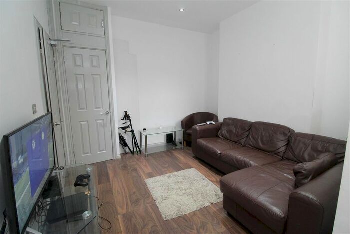 4 Bedroom Property To Rent In Rhymney Street, Cathays, Cardiff, CF24