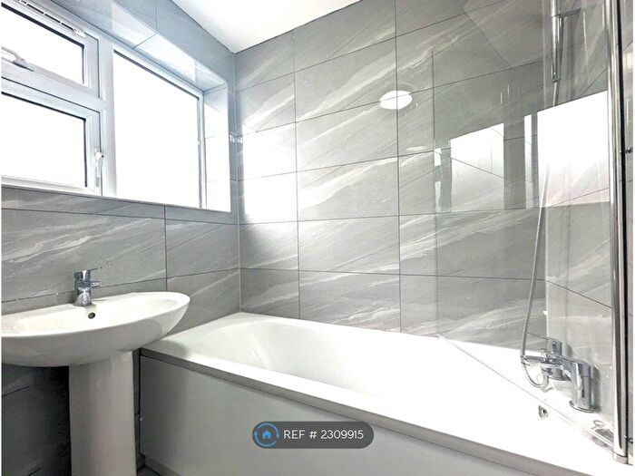 2 Bedroom Flat To Rent In Nursery Avenue, Bexleyheath, DA7