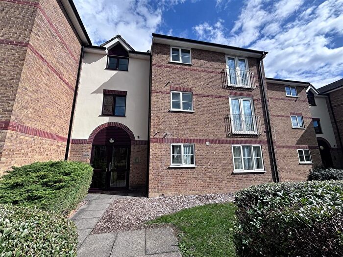1 Bedroom Flat To Rent In Beaufort Close, Highams Park, London, E4