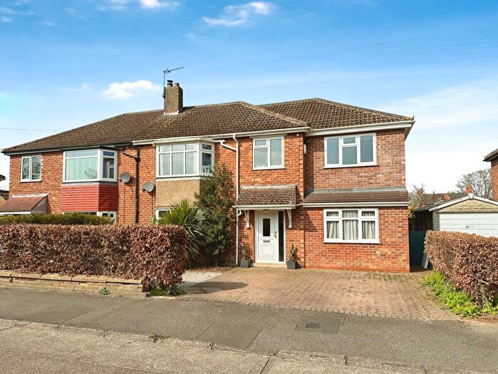 5 Bedroom Semi-Detached House For Sale In Branston Close, Lincoln, LN6