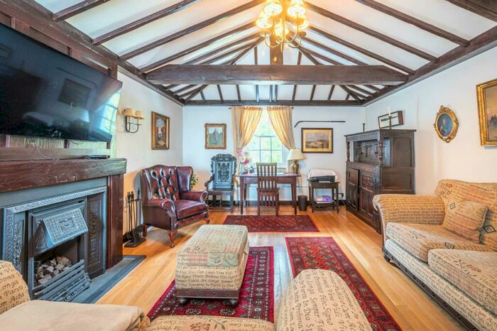 3 Bedroom Cottage To Rent In Hampstead Grove, Hampstead, London, NW3