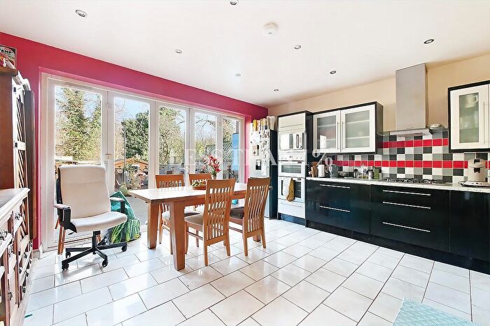 3 Bedroom Semi Detached House For Sale In Parkfield Avenue -, NN4