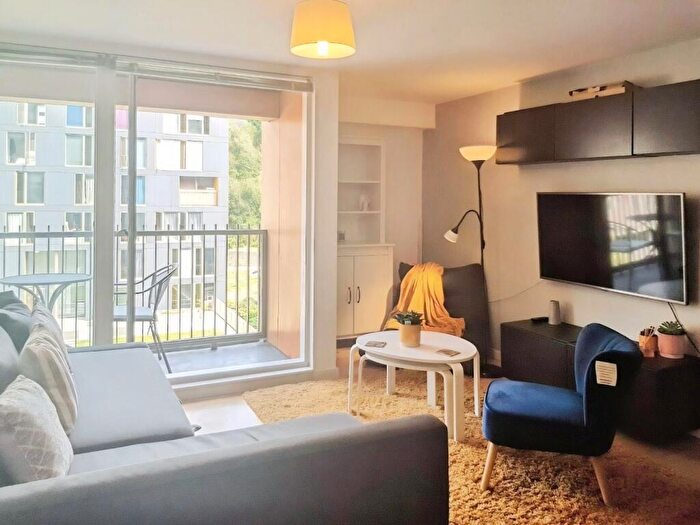 1 Bedroom Flat To Rent In Saxton, The Avenue, Leeds, West Yorkshire, LS9