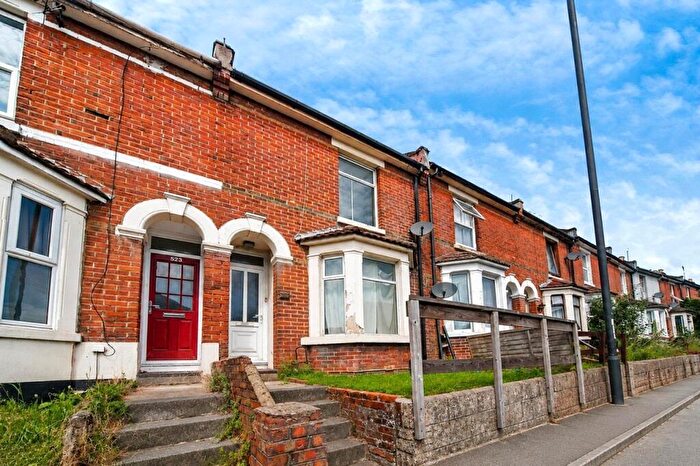 3 Bedroom Terraced House For Sale In Portswood Road, Portswood, Southampton, Hampshire, SO17