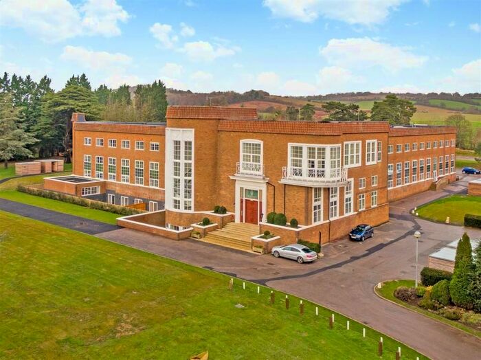 2 Bedroom Flat For Sale In Wycombe Road, Saunderton, High Wycombe, HP14