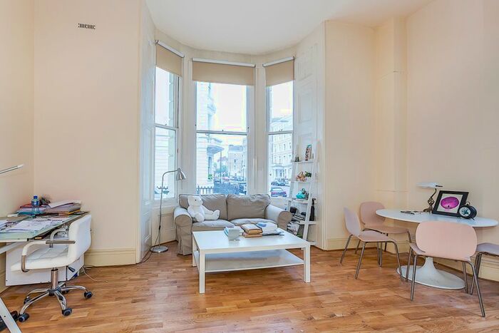 Studio To Rent In Cornwall Gardens, London, SW7