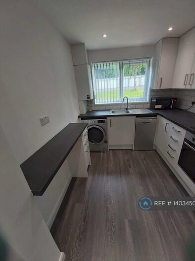 2 Bedroom Flat To Rent In Gosford Hill Court, Kidlington, OX5