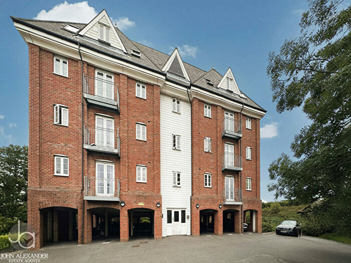 1 Bedroom Flat For Sale In Hardie's Point, Colchester, CO2
