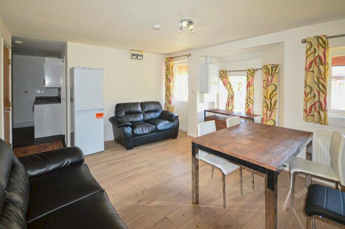 5 Bedroom Flat To Rent In Flat, The Forum, Tiverton Way, Cambridge, CB1