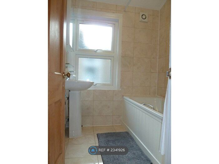 1 Bedroom Flat To Rent In Sunninghill Road, London, SE13