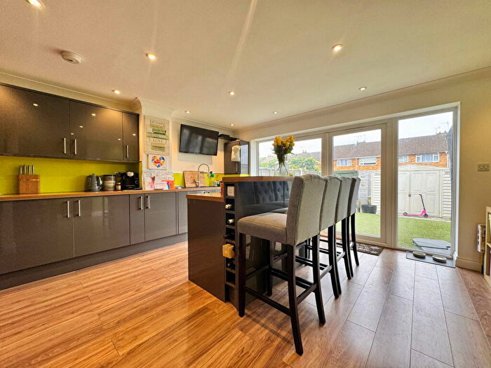 3 Bedroom Terraced House For Sale In Sywell Road, Coleview, Swindon, SN3