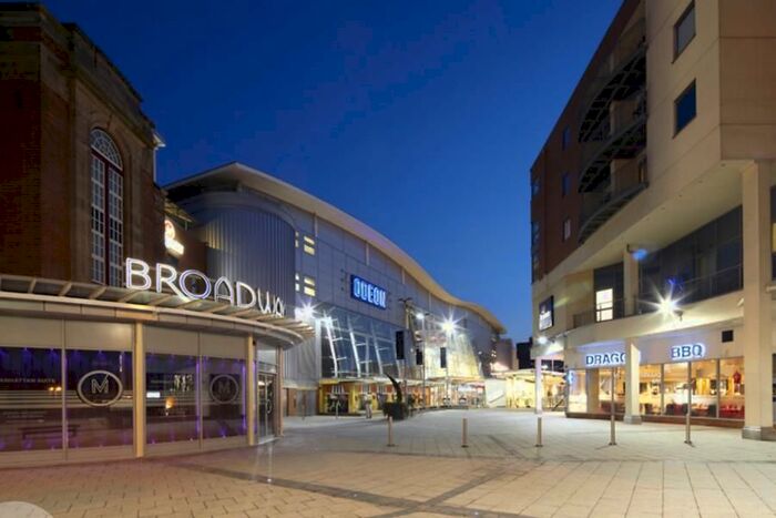 2 Bedroom Flat To Rent In Blue Apartments, Broadway Plaza, Birmingham B16