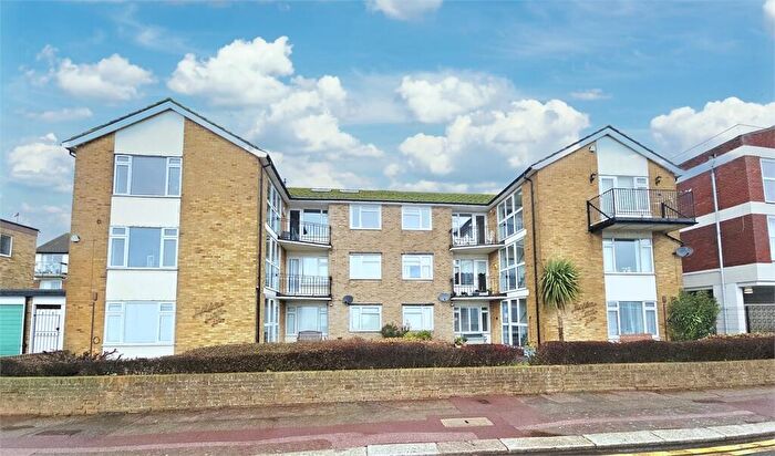 2 Bedroom Apartment For Sale In Rampart Terrace, Shoeburyness, Shoeburyness, SS3
