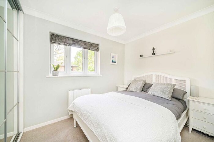 1 Bedroom Flat For Sale In Hillbury Road, London, SW17