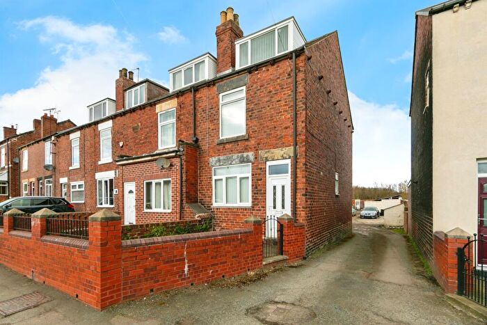 3 Bedroom End Of Terrace House For Sale In Midland Road, Royston, Barnsley, S71