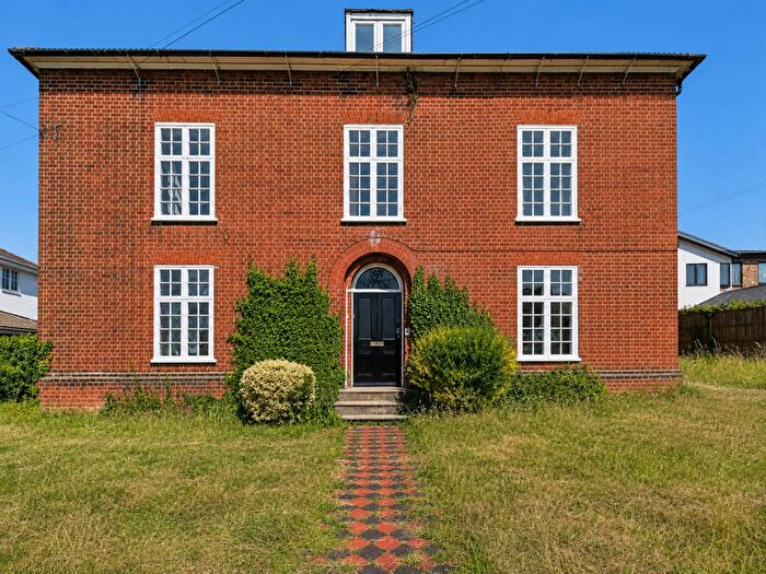2 Bedroom Cottage To Rent In High Street, Langford, Bedfordshire, SG18