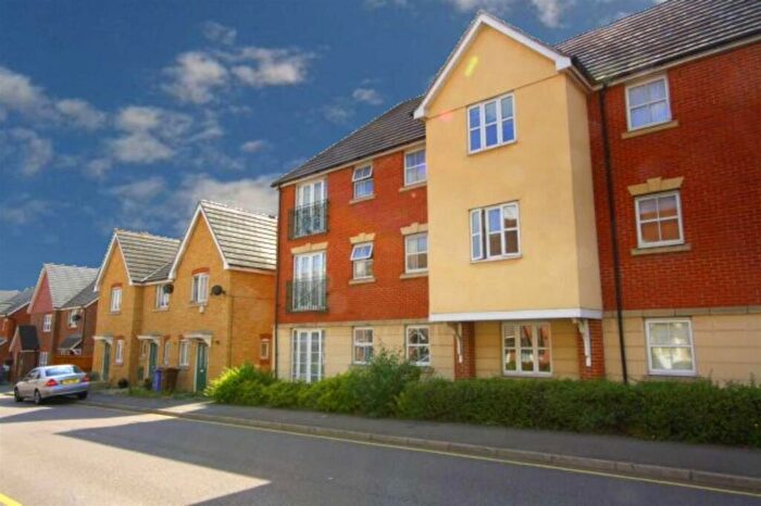 2 Bedroom Flat To Rent In Rawlyn Close, Chafford Hundred, RM16