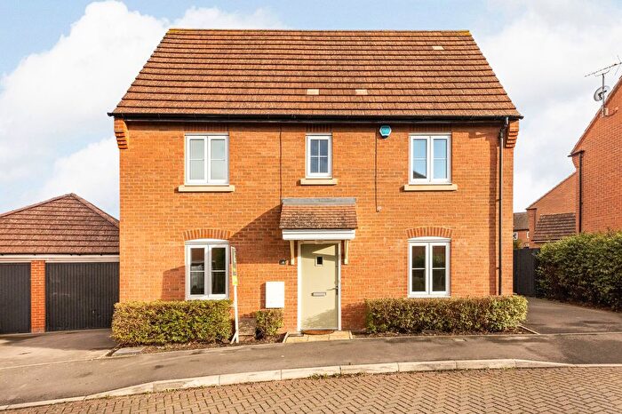 3 Bedroom Detached House For Sale In Lisa Head Avenue, Didcot, OX11