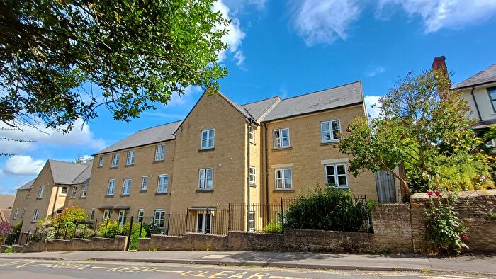 2 Bedroom Flat For Sale In The Green, Chipping Norton, OX7