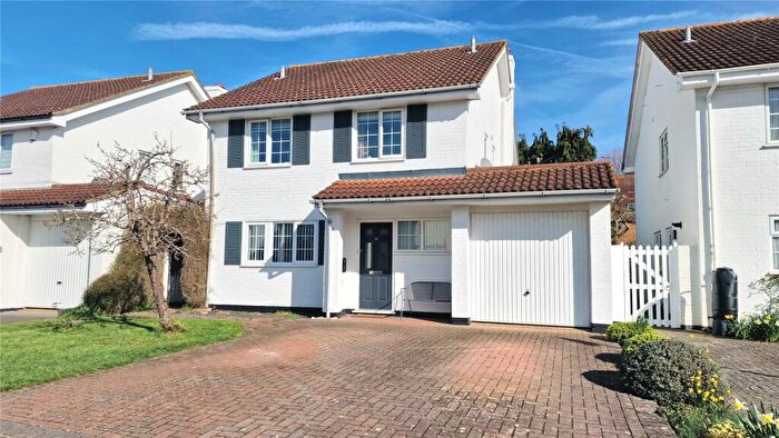 4 Bedroom Detached House For Sale In Wentworth Close, Ripley, Surrey, GU23