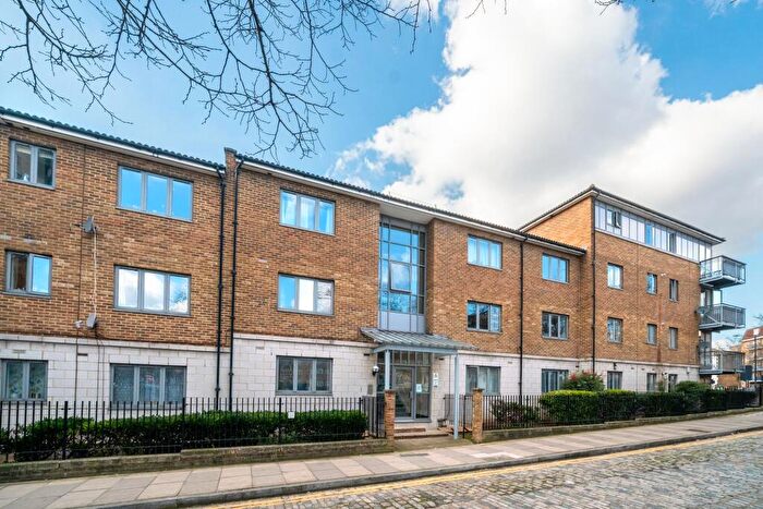 1 Bedroom Apartment For Sale In Grenade Street, Compass Point, E14