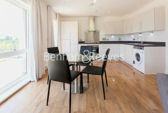2 Bedroom Flat To Rent In Magellan Boulevard, London, E16