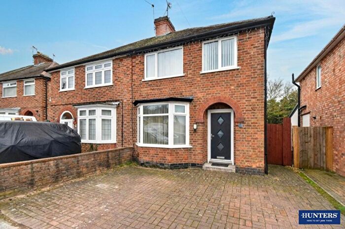 3 Bedroom Semi-Detached House For Sale In Oakleigh Avenue, Glen Parva, Leicester, LE2