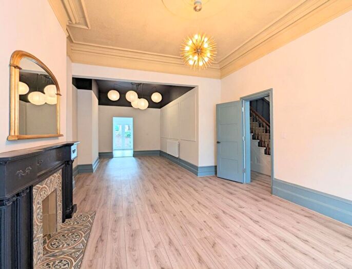 7 Bedroom Terraced House To Rent In Seedley Road, Salford, M6