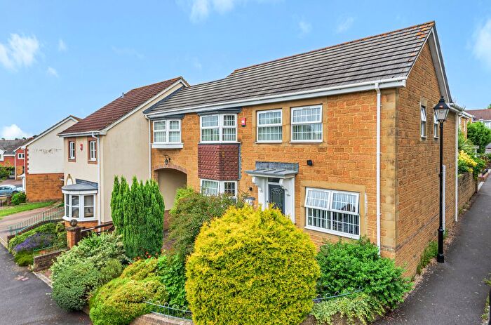 4 Bedroom Detached House For Sale In Heron Way, Ilminster, Somerset, TA19