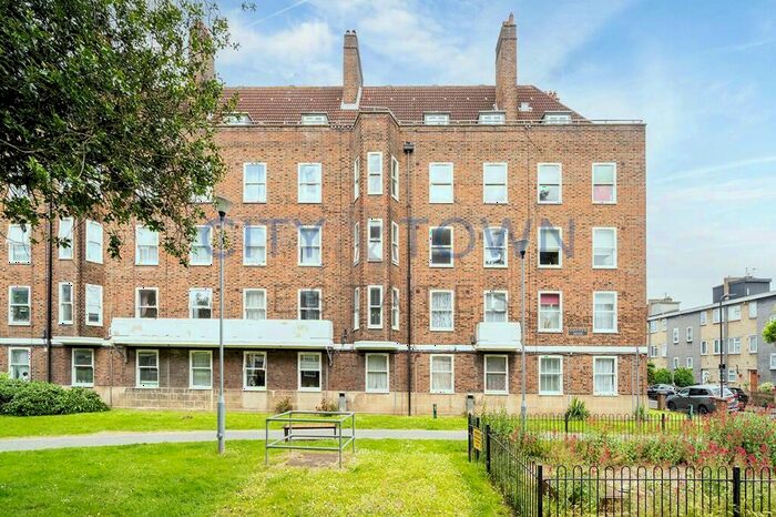 2 Bedroom Apartment To Rent In Lynmouth Road, London, N16