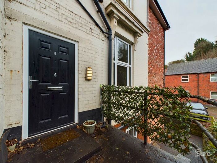 1 Bedroom Flat To Rent In Swan House, Burton Bridge, Burton-On-Trent, DE15