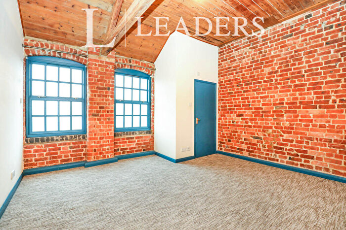 2 Bedroom Apartment To Rent In Spencer Road, Northampton, NN1