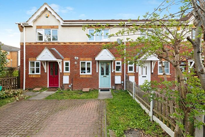 2 Bedroom Detached House For Sale In Great Galley Close, Barking, IG11