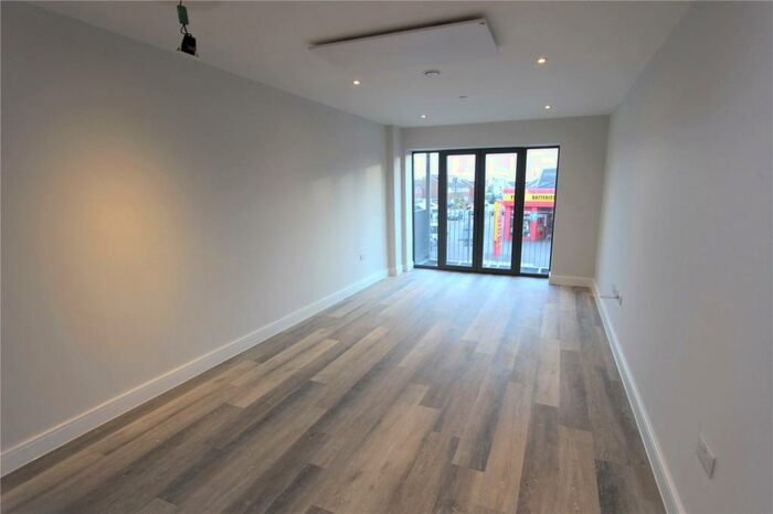 2 Bedroom Apartment To Rent In London Road, Hadleigh, Benfleet, SS7