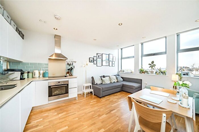 1 Bedroom Flat To Rent In Norwich House, Streatham High Road, London, SW16