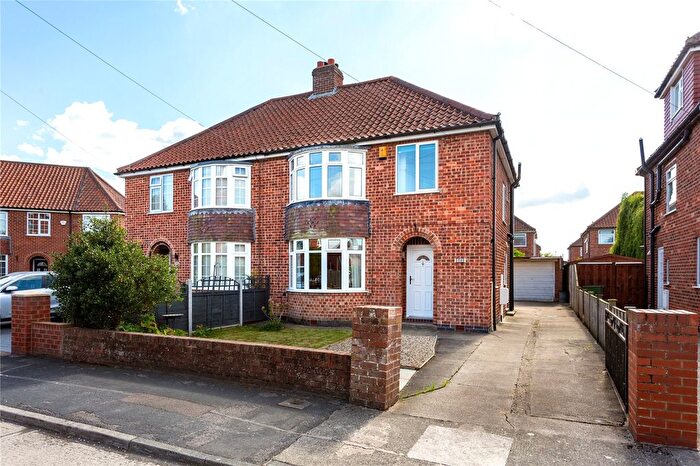 3 Bedroom Semi-detached House For Sale In Broome Way, Huntington, York, North Yorkshire, YO32