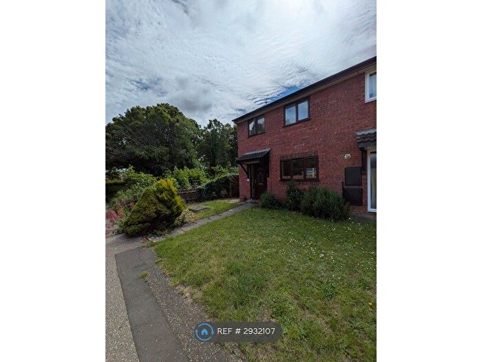 3 Bedroom Semi-Detached House To Rent In Pheasant Grove, Peterborough, PE4