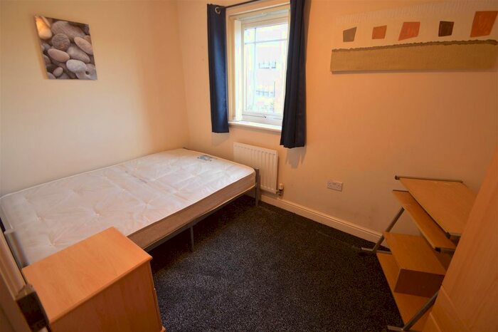 4 Bedroom Town House To Rent In Pickering Street, Hulme, Manchester, M15