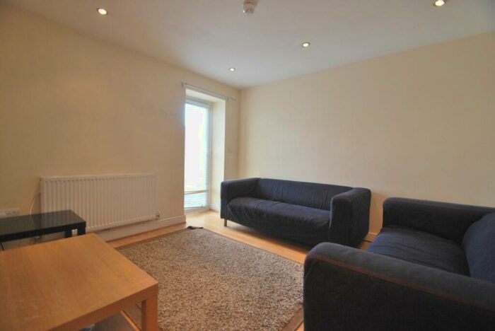 3 Bedroom Flat To Rent In Salisbury Road, Cathays, CF24