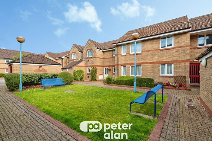 2 Bedroom Flat For Sale In Trawler Road, Maritime Quarter, Swansea, SA1