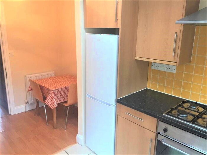 1 Bedroom Semi-Detached House To Rent In Holmwood Rd, Seven Kings, IG3