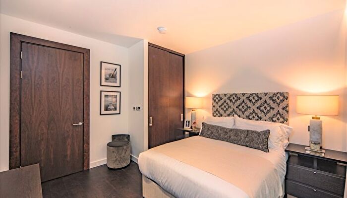 2 Bedroom Flat To Rent In Charles Clowes Walk, London, SW11