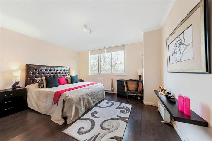 2 Bedroom Flat To Rent In Cambridge Square, London, W2