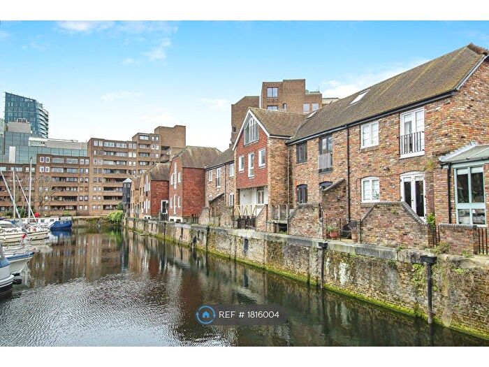 2 Bedroom Terraced House To Rent In Mews Street, London, E1W